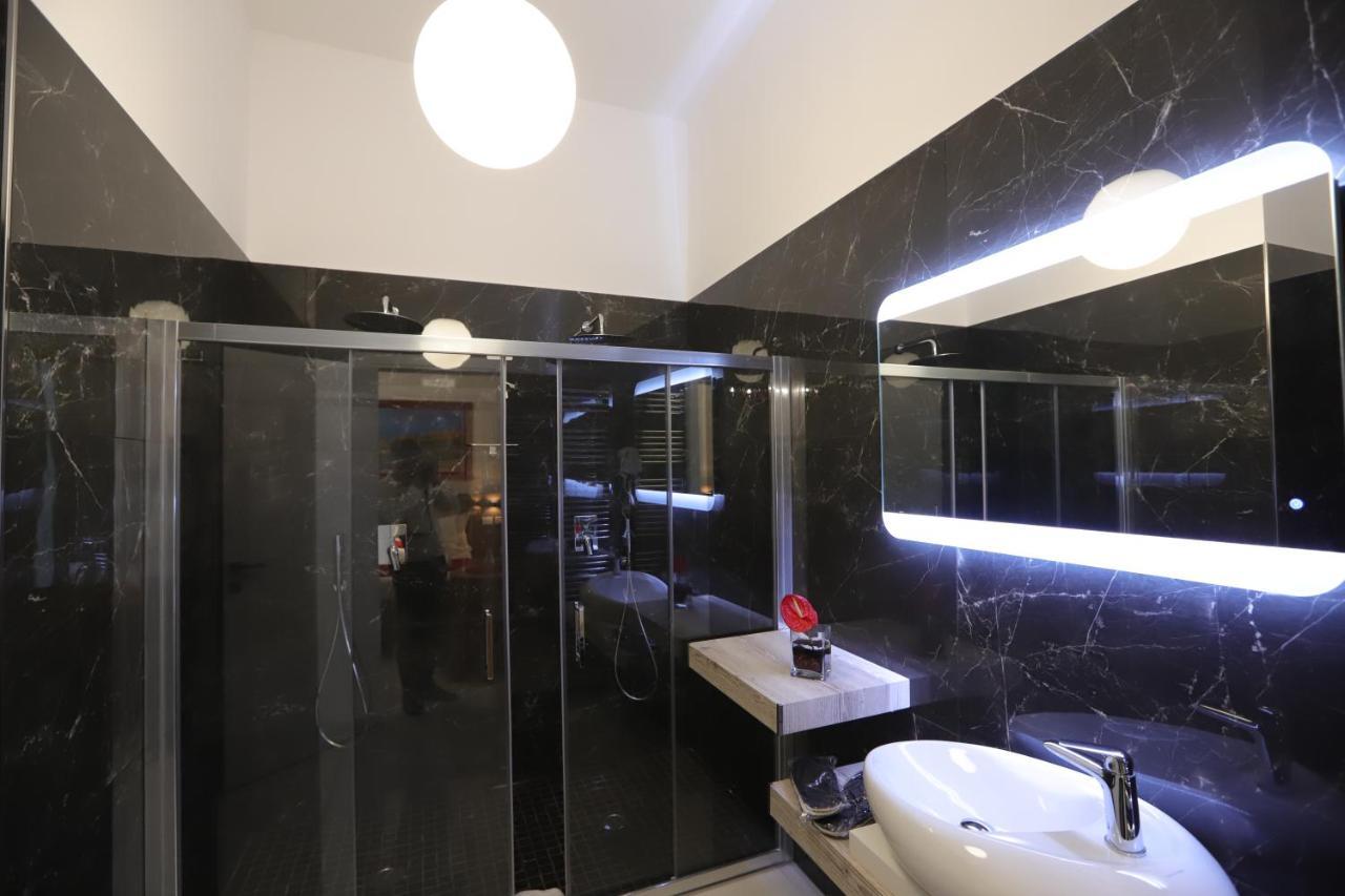 Mecla Suites เนเปิลส์ ภายนอก รูปภาพ