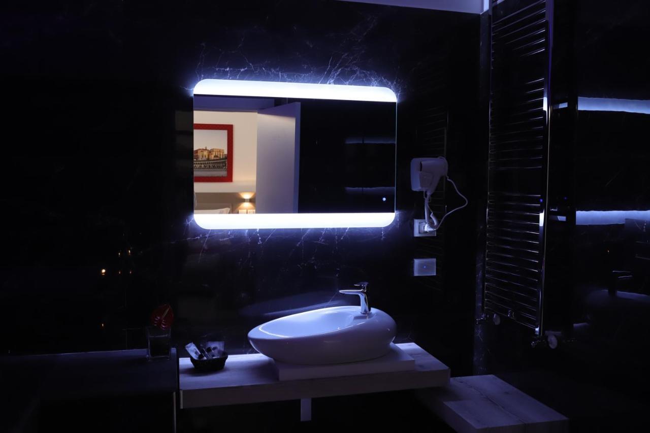 Mecla Suites เนเปิลส์ ภายนอก รูปภาพ