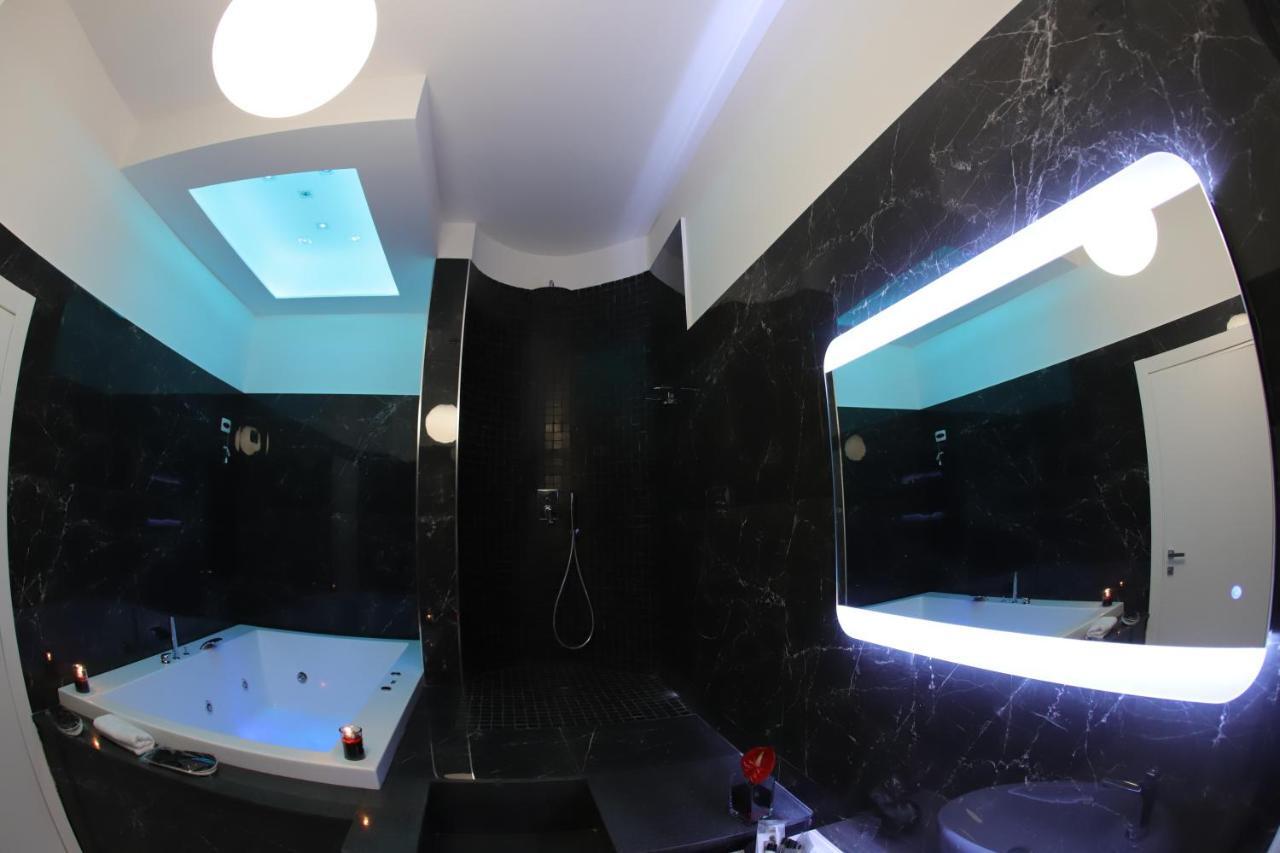 Mecla Suites เนเปิลส์ ภายนอก รูปภาพ